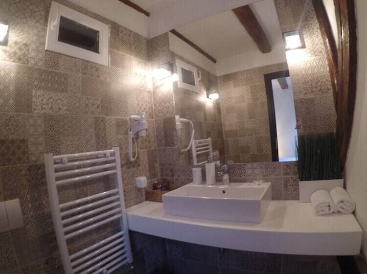 Vendi Grand Square Residence
