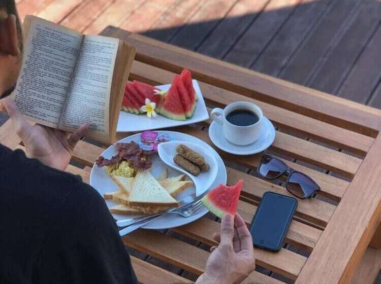 تختخواب و صبحانه The Lavana Tanjung Lima Laboan Bajo Villas