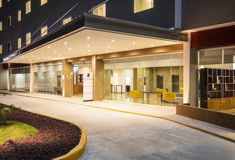 ホテル Fiesta Inn Guadalajara Periferico Poniente