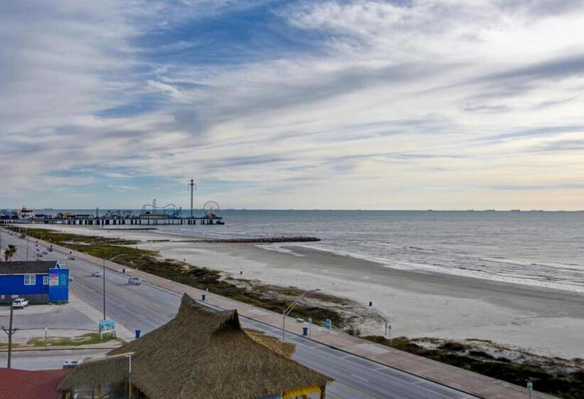 هتل Holiday Inn Express & Suites   Galveston Beach, An Ihg