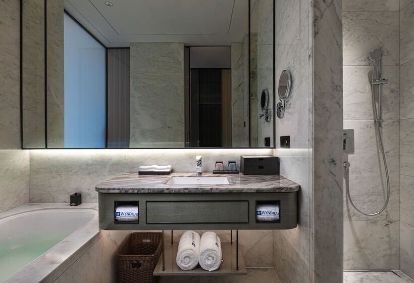 هتل Wyndham Grand Taixing Downtown