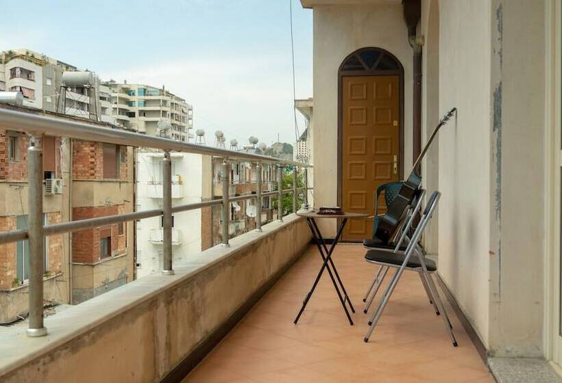 Luckyshine Hostel