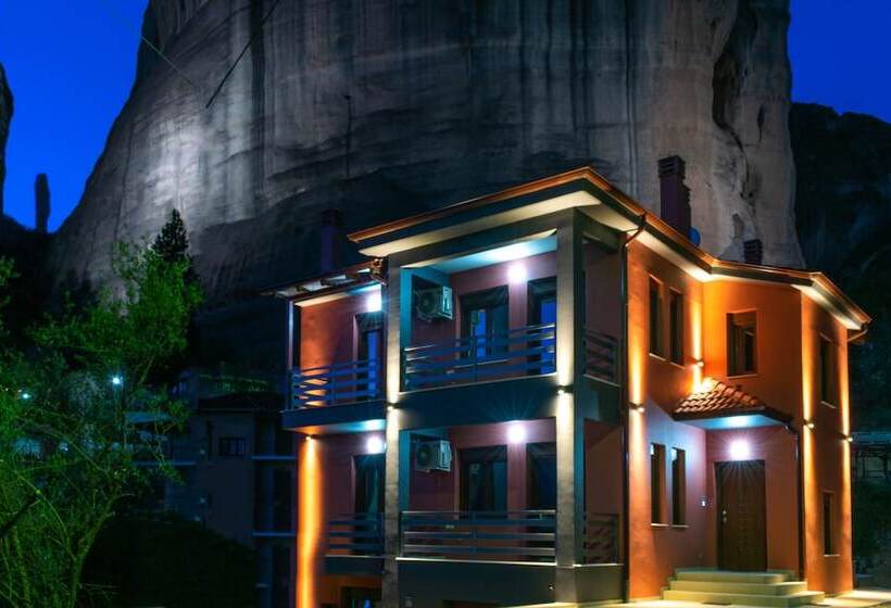 پانسیون Elia Deluxe Accommodation