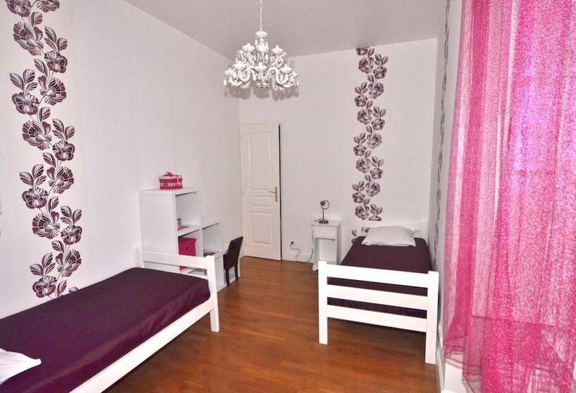 تختخواب و صبحانه Les Chambres Du Chapitre