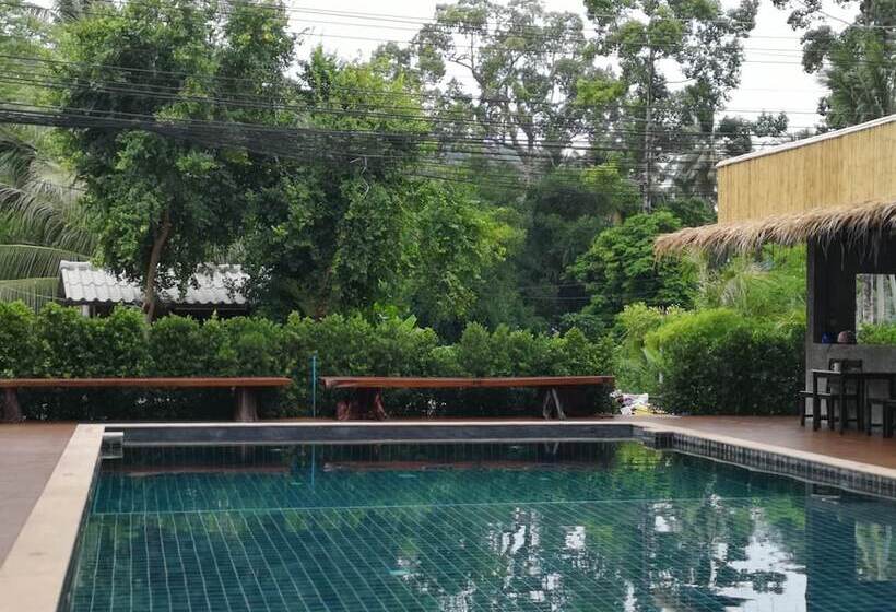 هتل Aiya Resort Kohtao