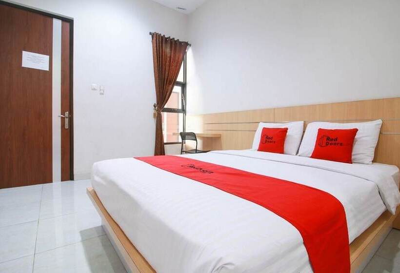 هتل Reddoorz Syariah Near Universitas Jenderal Soedirman