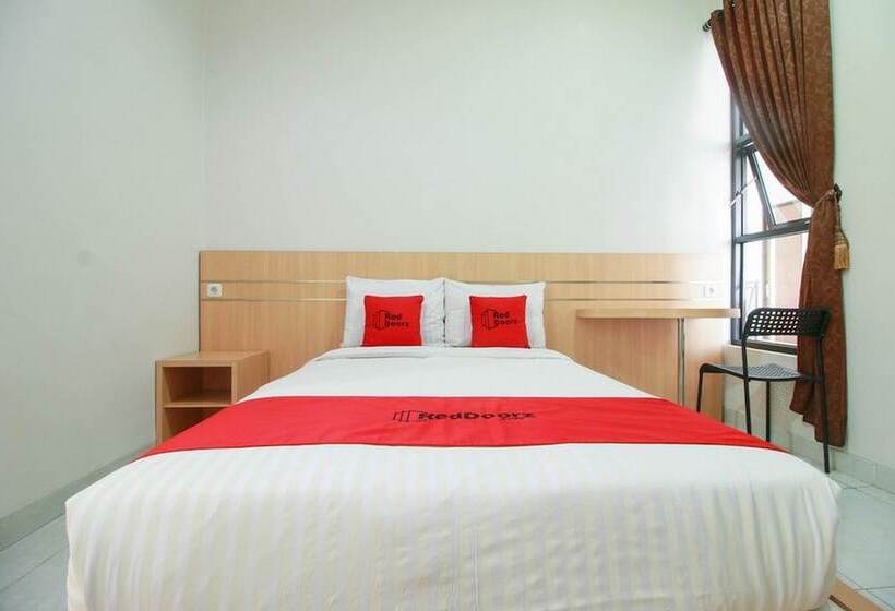هتل Reddoorz Syariah Near Universitas Jenderal Soedirman