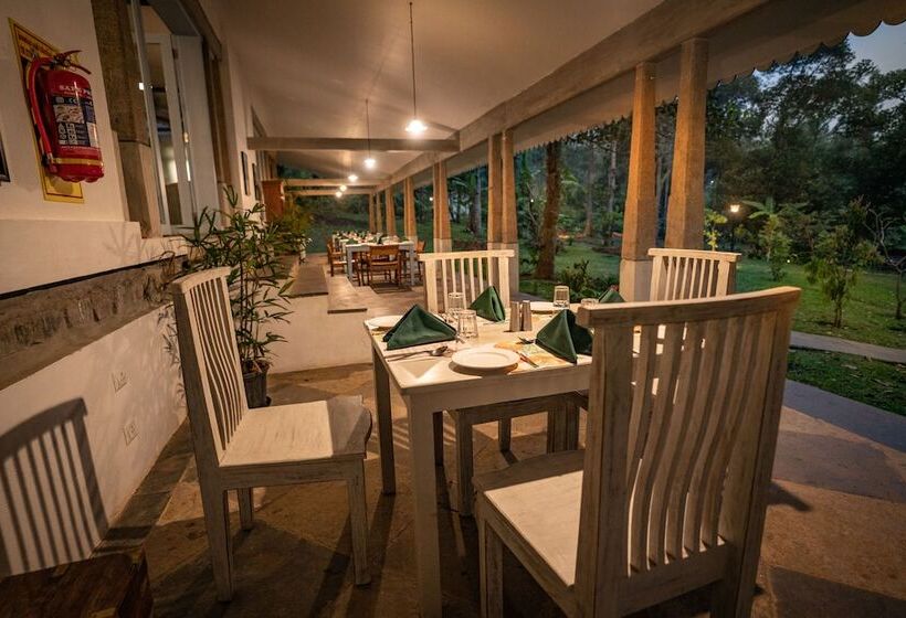 בית מלון כפרי Shambala Yercaud