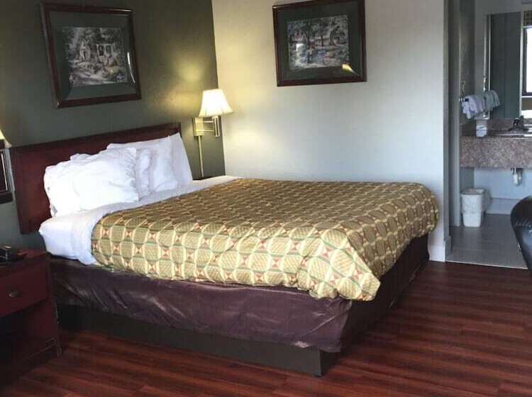 בית מלון כפרי Budget Inn Norman