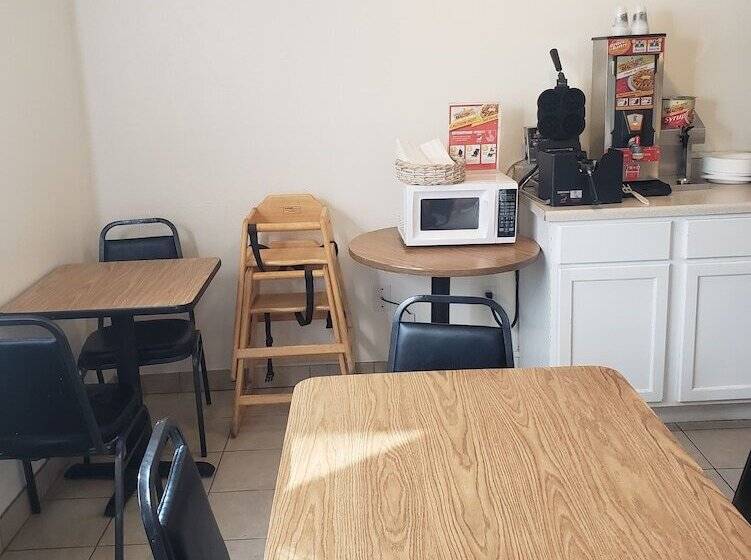 فندق Days Inn By Wyndham Pocatello University Area