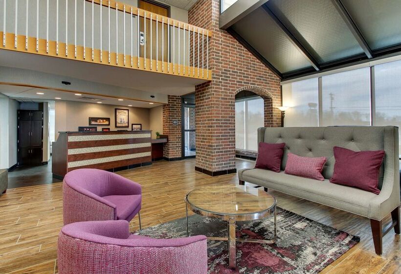 ホテル Drury Inn & Suites Poplar Bluff