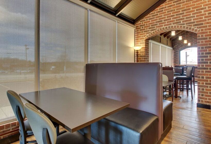 ホテル Drury Inn & Suites Poplar Bluff
