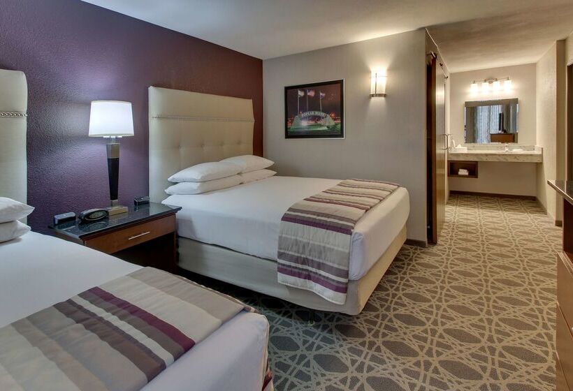 ホテル Drury Inn & Suites Poplar Bluff