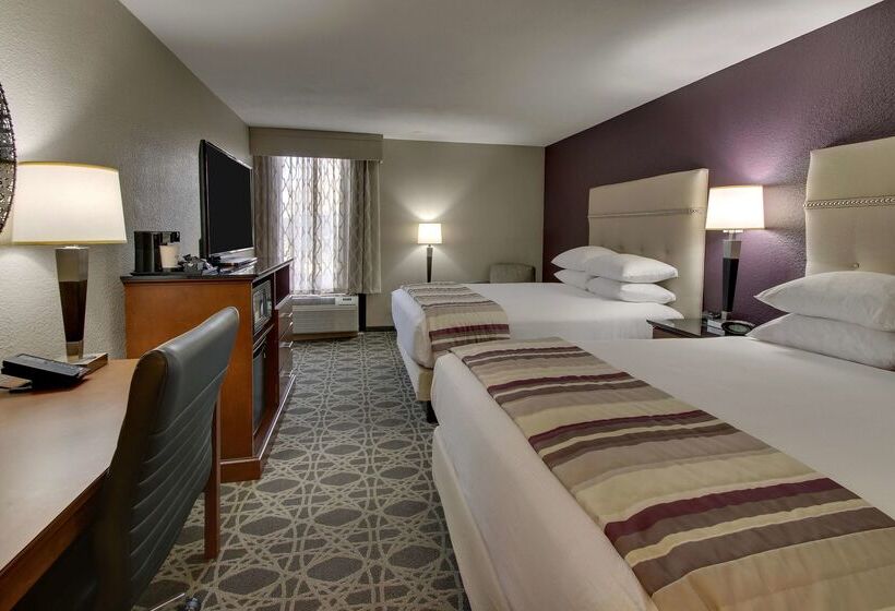 ホテル Drury Inn & Suites Poplar Bluff