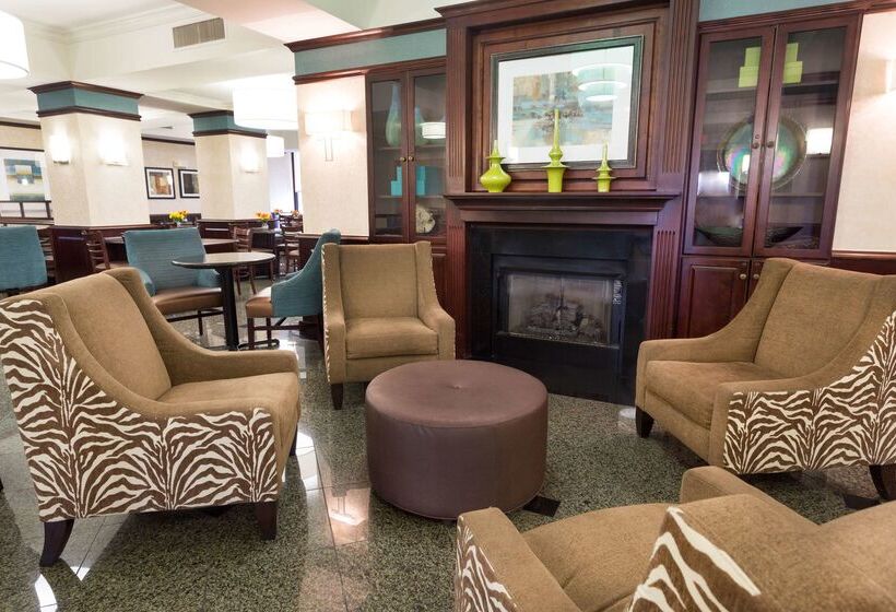 בית מלון כפרי Troy Inn & Suites