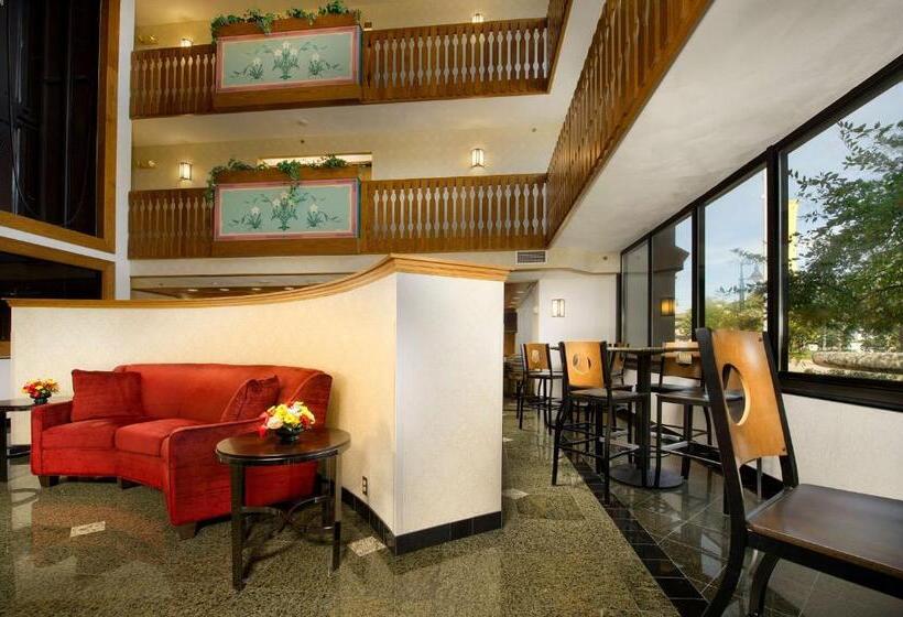 בית מלון כפרי Drury Inn & Suites Frankenmuth