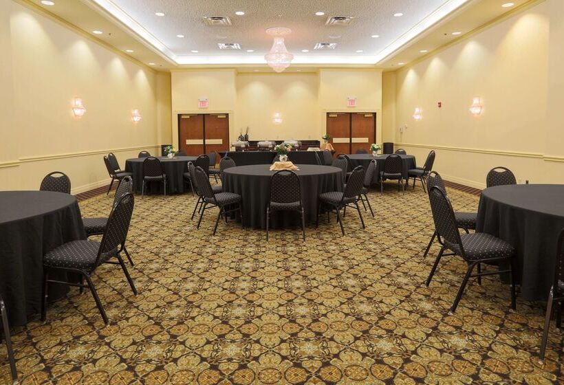 בית מלון כפרי Pear Tree Inn St Louis Convention Center