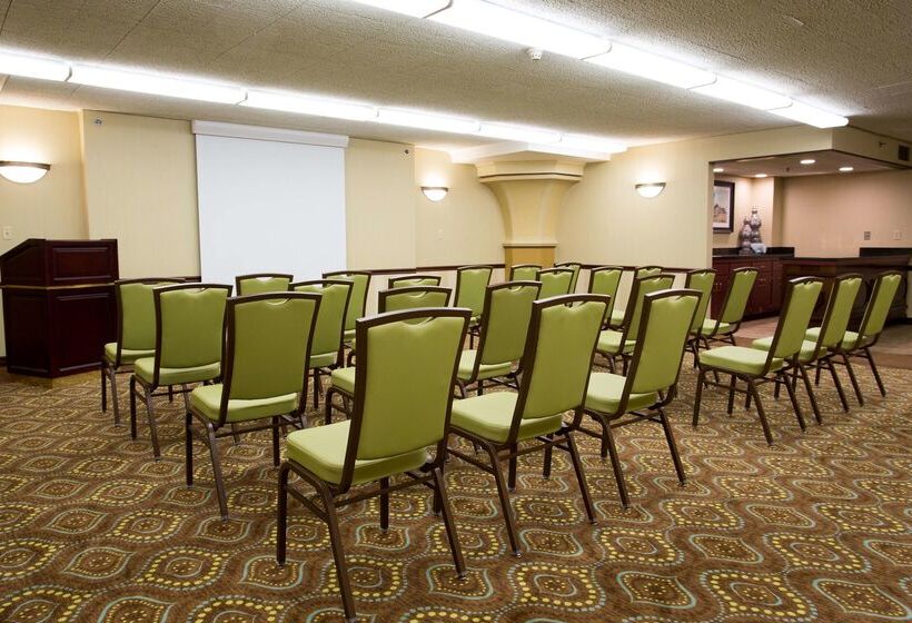 בית מלון כפרי Pear Tree Inn St Louis Convention Center