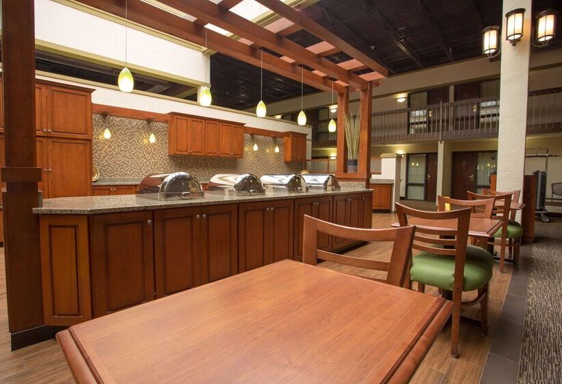 בית מלון כפרי Pear Tree Inn St Louis Convention Center