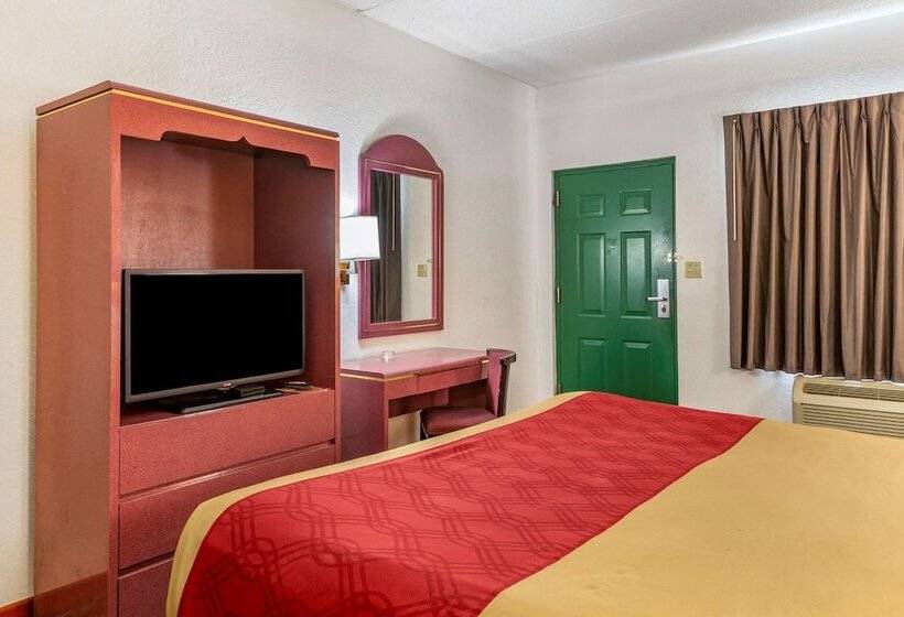 فندق Econo Lodge Inn & Suites