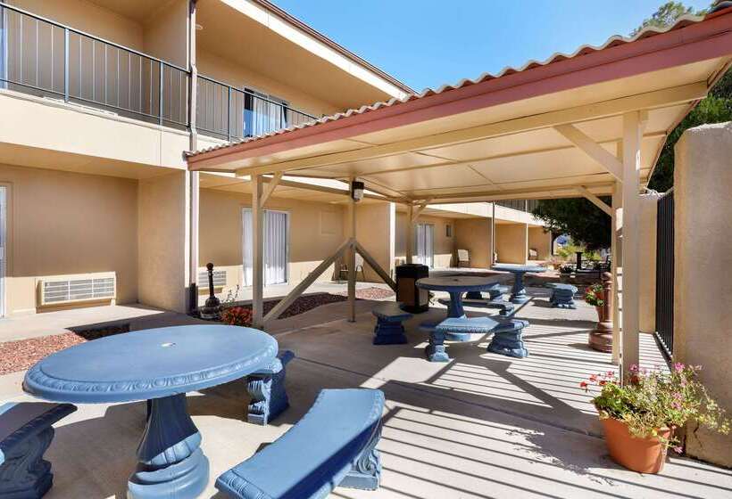 Отель Econo Lodge Socorro
