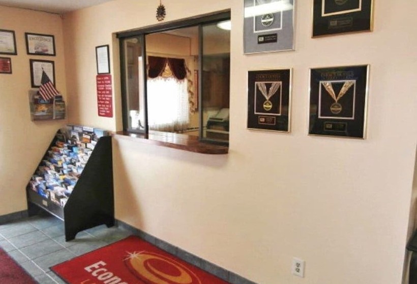 فندق Econo Lodge Lansing  Leavenworth