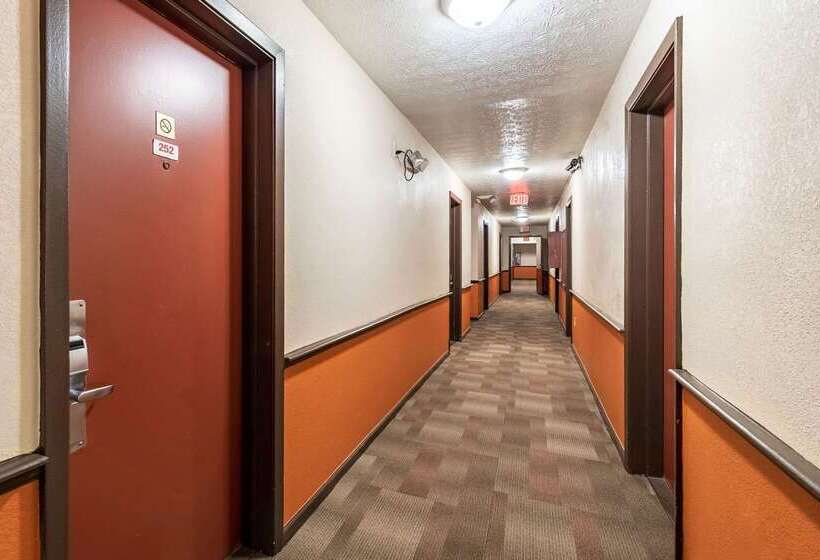 호텔 Econo Lodge Worthington