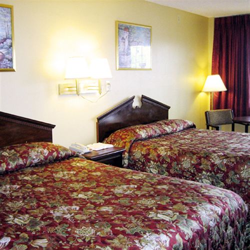 Отель Economy Inn Conway