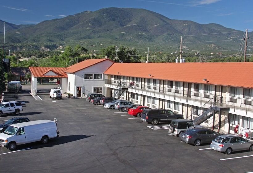 هتل Gateway Inn And Suites