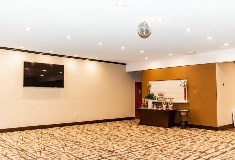 هتل Gateway Inn And Suites