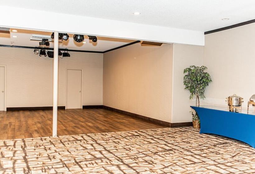 هتل Gateway Inn And Suites