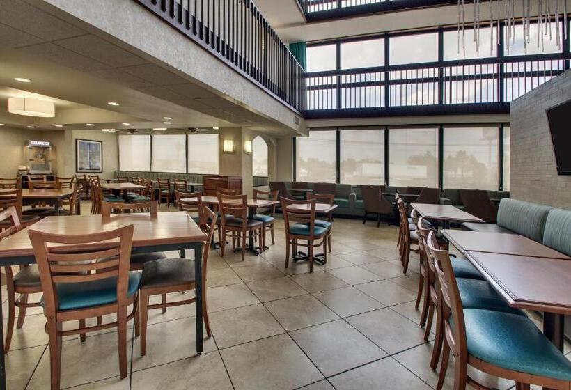 בית מלון כפרי Sonesta Essential Houston Hobby Airport