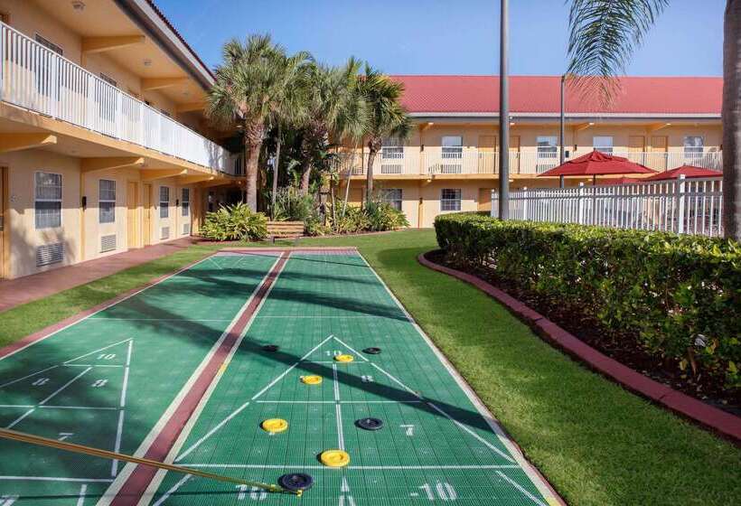 فندق La Quinta Inn By Wyndham Cocoa Beachport Canaveral