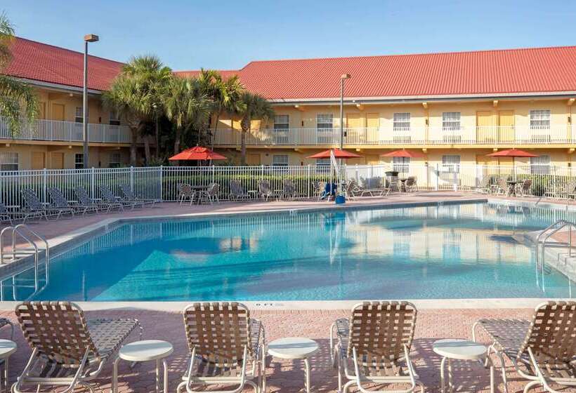 فندق La Quinta Inn By Wyndham Cocoa Beachport Canaveral