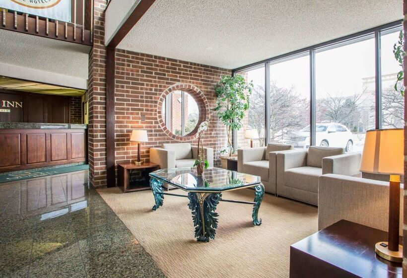هتل Quality Inn Schaumburg  Chicago Near The Mall