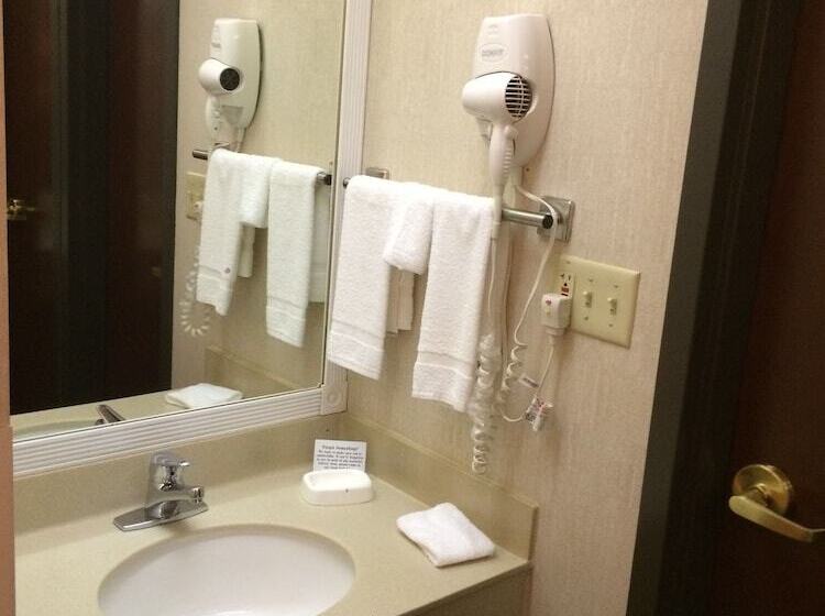 هتل Quality Inn Schaumburg  Chicago Near The Mall