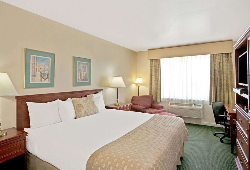 فندق Ramada By Wyndham Draper