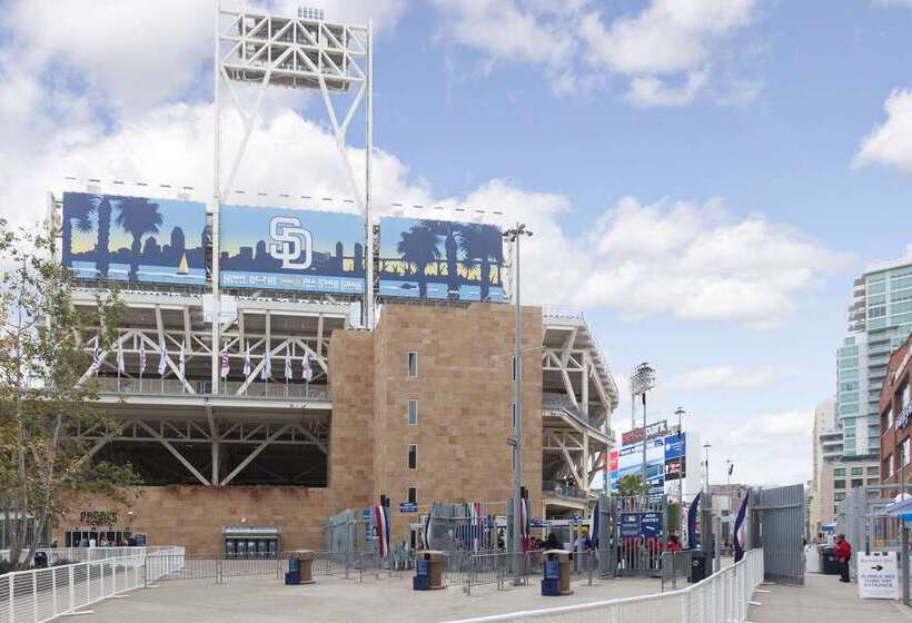 Super 8 By Wyndham San Diego Hotel Circle