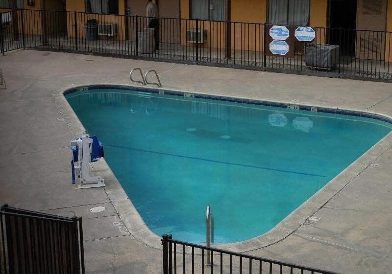 מוטל Best Economy Inn & Suites