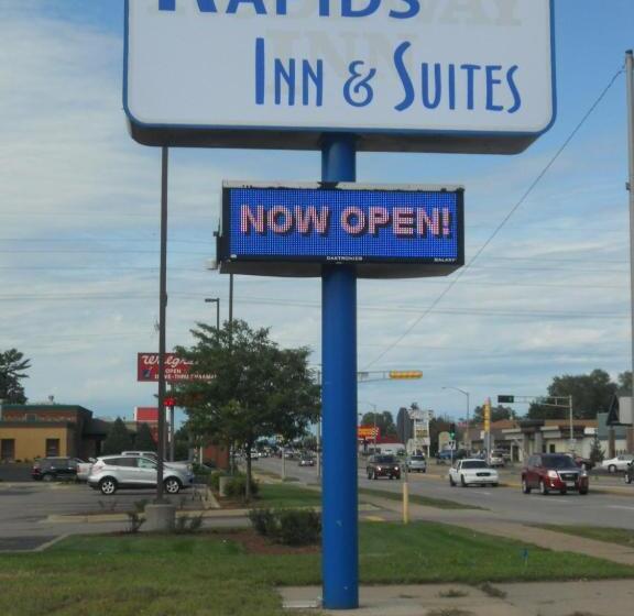 فندق على الطريق Rapids Inn & Suites