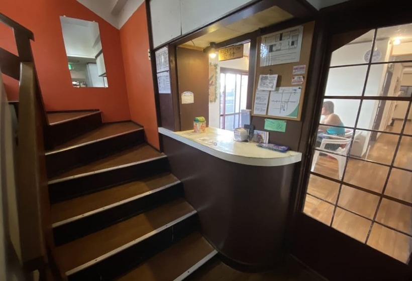 فندق صغير Guesthouse Base Okinawa