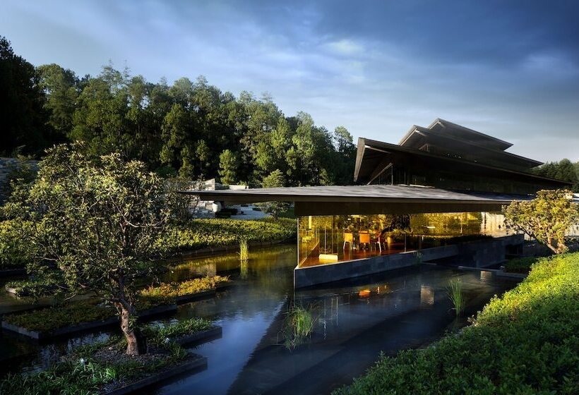 هتل The Lost Stone