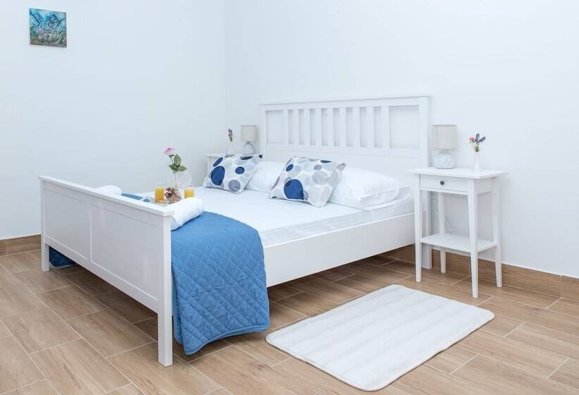 پانسیون Bishop S Palace