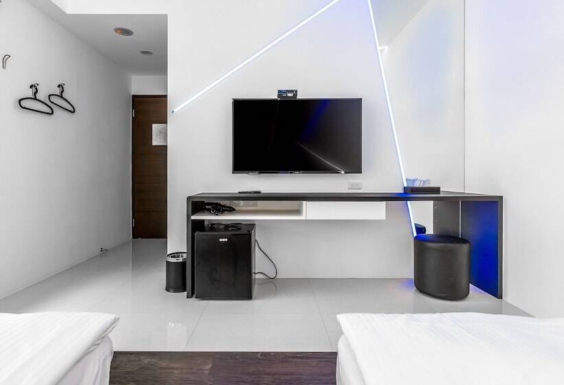 پانسیون Turn Left B&b