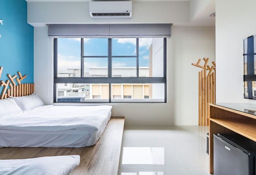 پانسیون Turn Left B&b