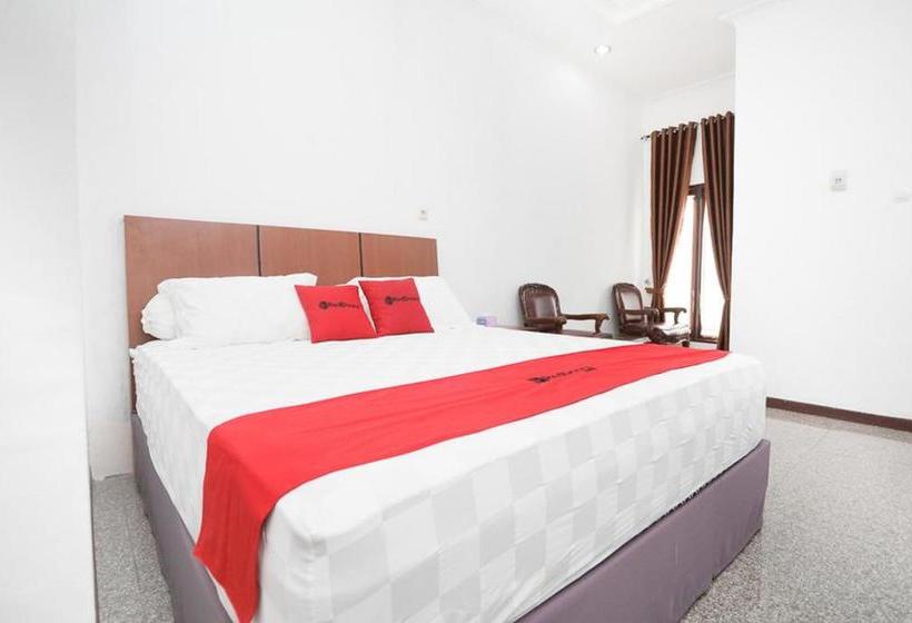 پانسیون Reddoorz Syariah Near Bundaran Joeang
