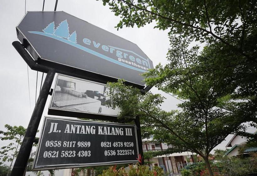 پانسیون Reddoorz Syariah Near Bundaran Joeang