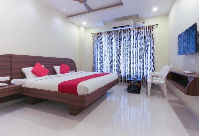 호텔 Oyo 63300  Rasi Residency