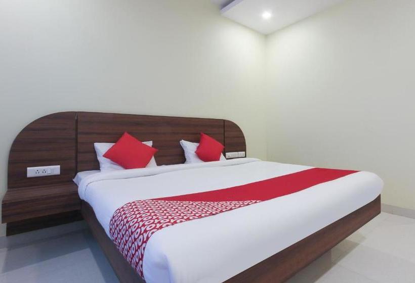 호텔 Oyo 63300  Rasi Residency