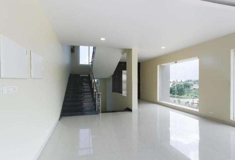 호텔 Oyo 63300  Rasi Residency